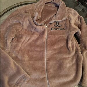 Teddy Bear feel zip up Sweatshirt with Relaxed Fit and Soft Texture